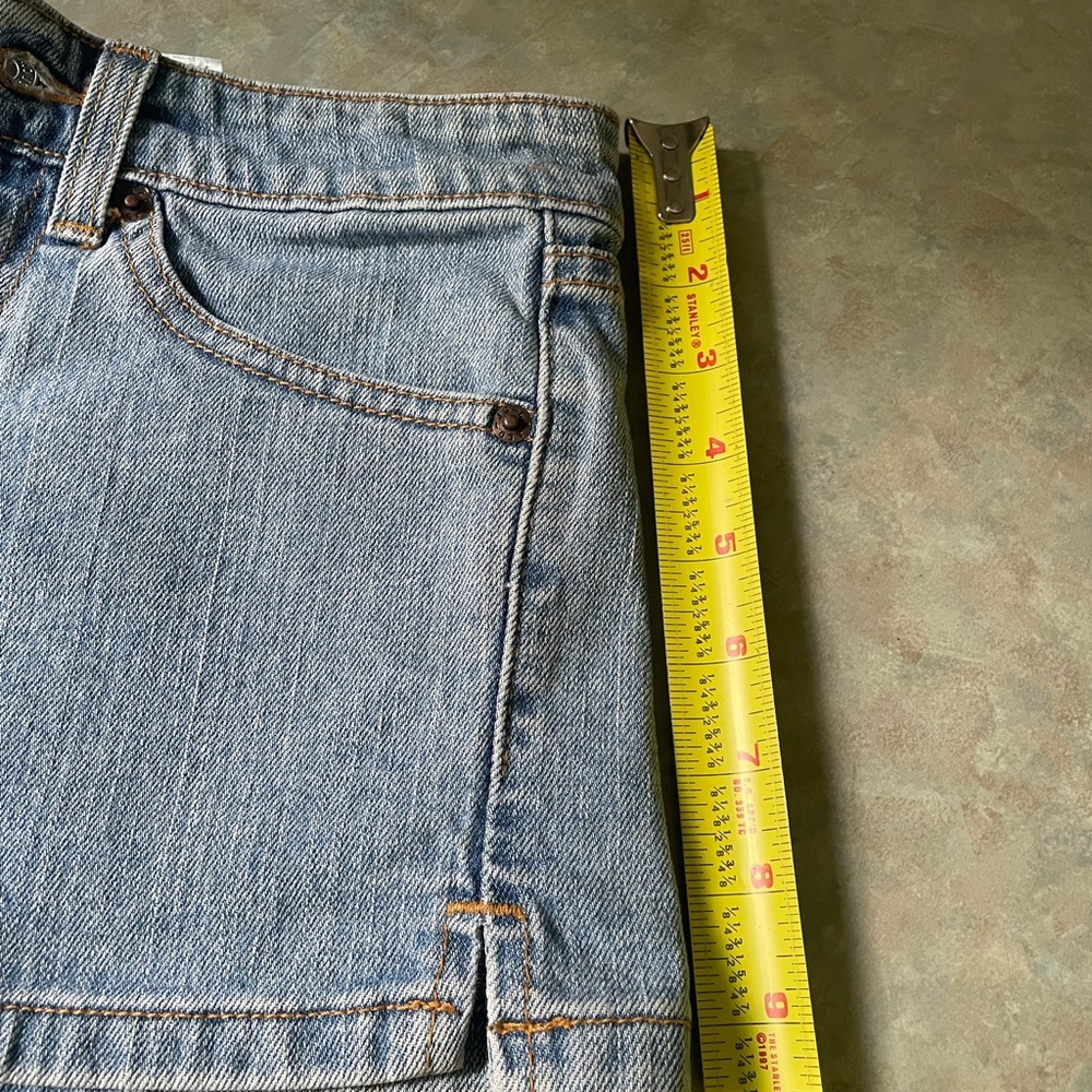 Levi's Light Blue Denim Jean Shorts - Picture 14 of 15